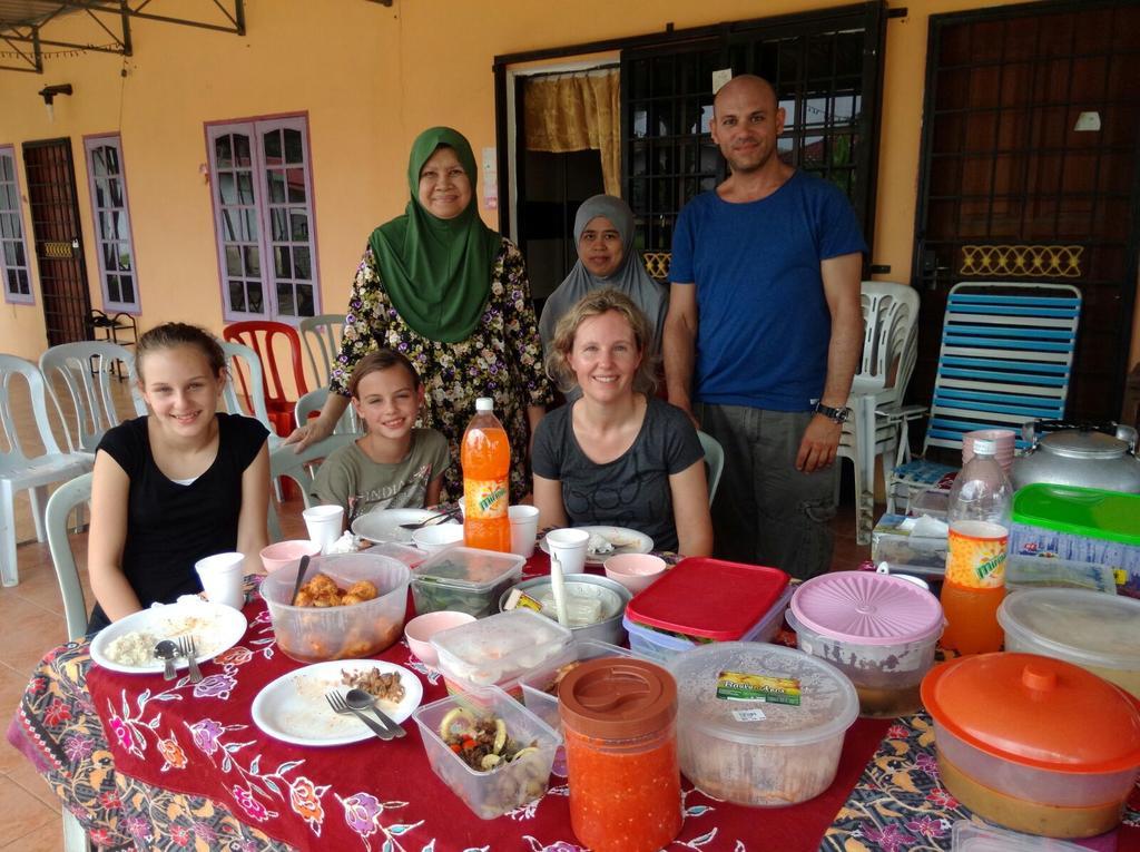 My Friend Homestay โกตาบารู ภายนอก รูปภาพ